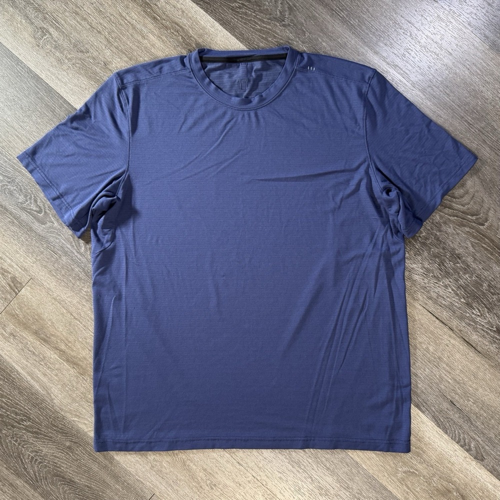 Lululemon EasySet Training Short Sleeve Shirt Wash Men XL Washed Denim Blue